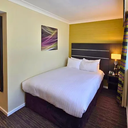 Holiday Inn London Gatwick - Worth By Ihg Copthorne  Exterior photo