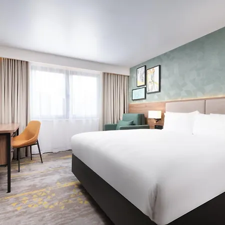 Holiday Inn London Gatwick - Worth By Ihg Copthorne  Exterior photo
