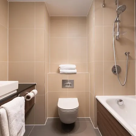 Holiday Inn London Gatwick - Worth By Ihg Copthorne  Exterior photo