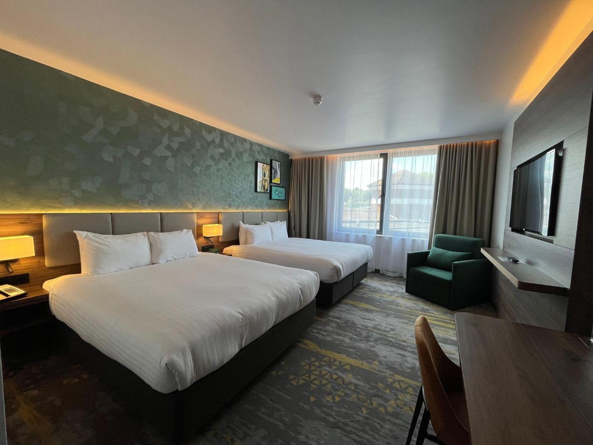 London Gatwick - Worth By Ihg 4*
