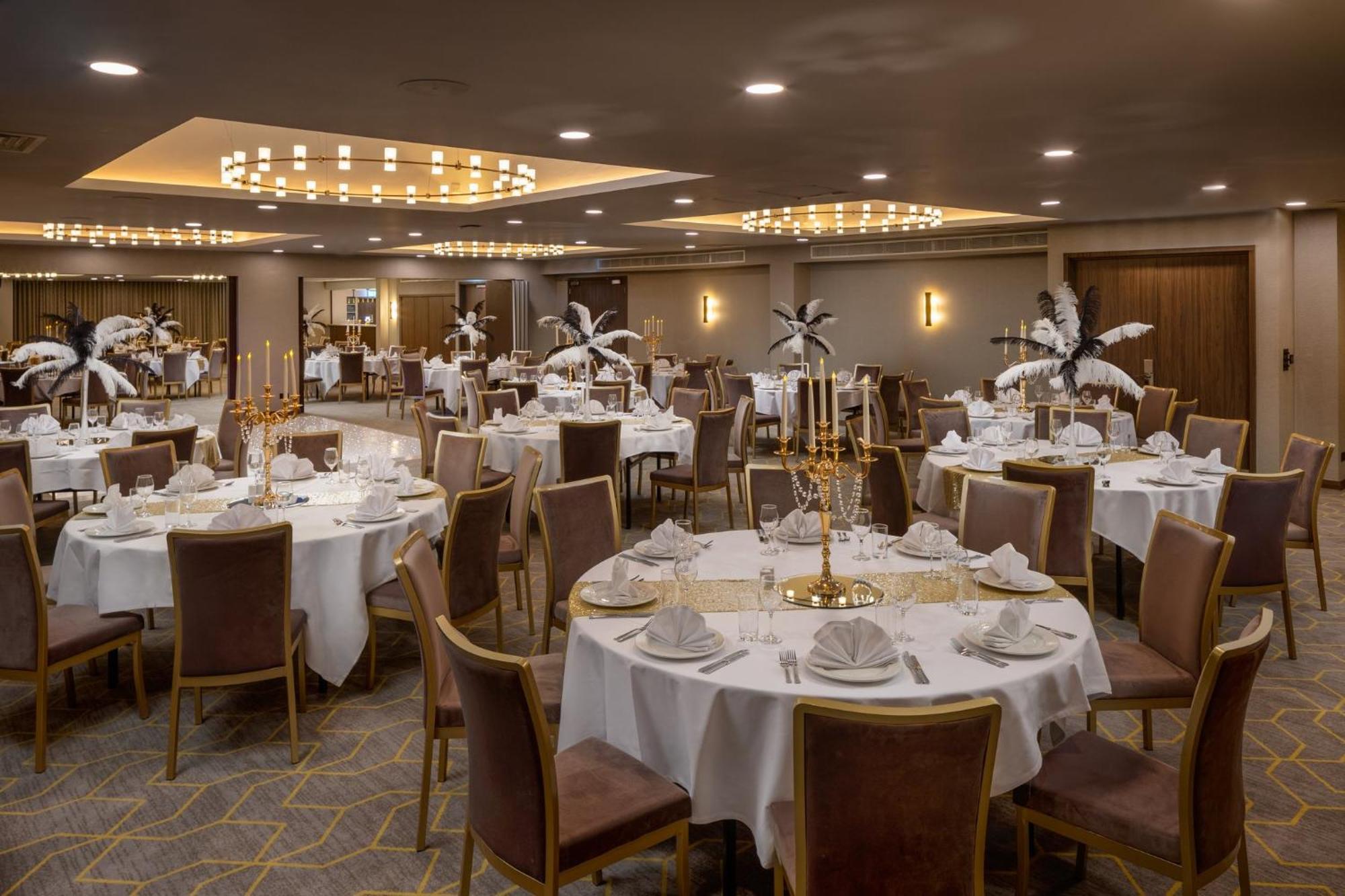 London Gatwick - Worth By Ihg Hotel