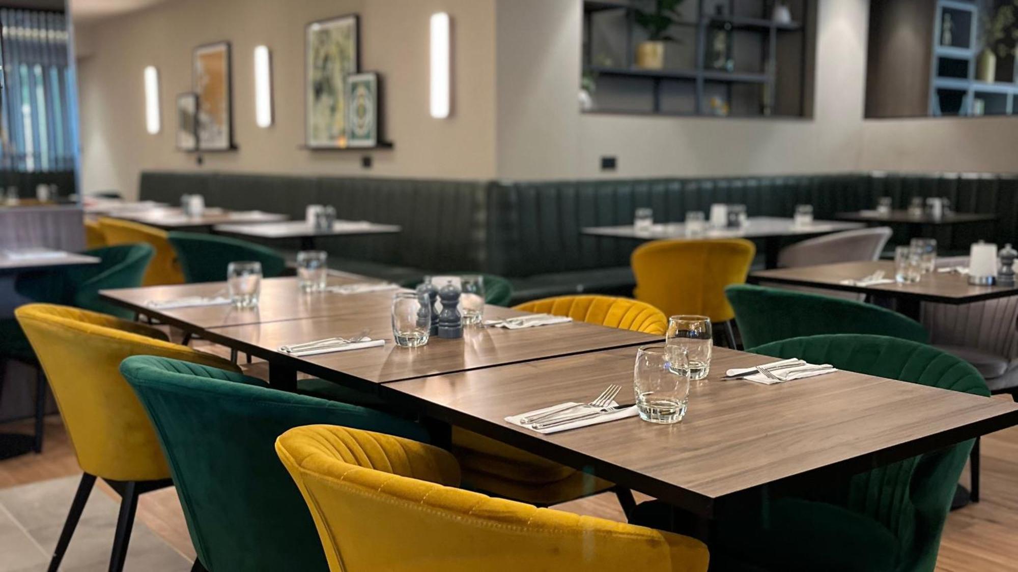 London Gatwick - Worth By Ihg Hotel